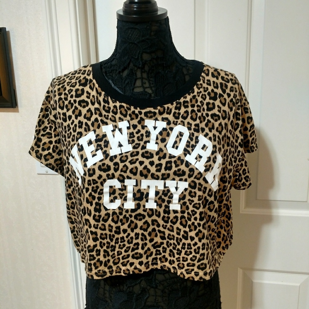 Animal print crop tee